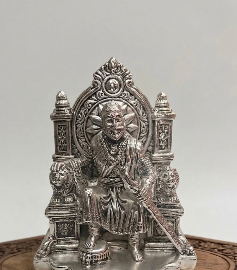Chhatrapati Shivaji Maharaj Statue - 10 Inch (Silver)